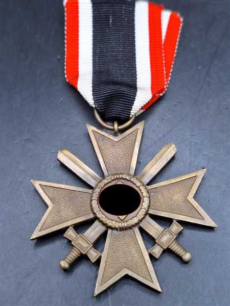 Kriegsverdienstkreuz mit Schwerter 1939 2. Klasse KVK Orden Ehrenzeichen Militaria Hersteller 64