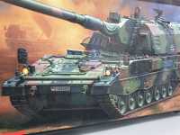 Revell 03042 Panzerhaubitze 2000 Self Propelled Howitzer Panzer Modellbau 1:35