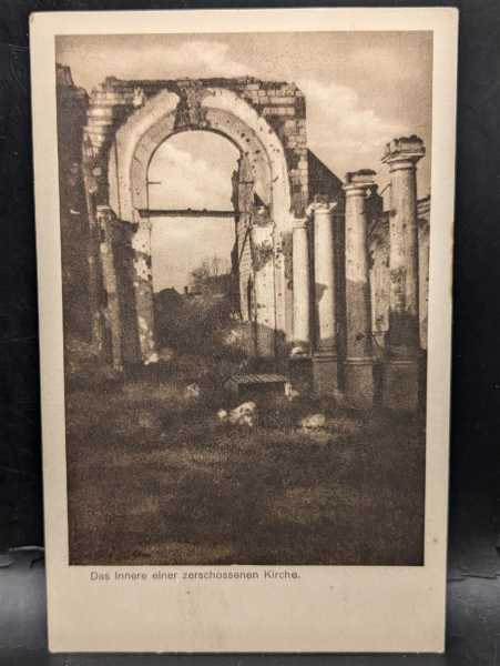 AK Ansichtskarte Postkarte Feldpost Das Innere einer zeschossenen Kirche