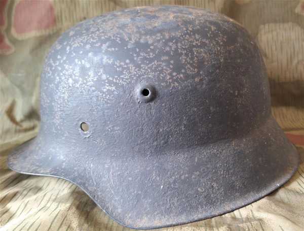 Original Stahlhelm 2 WK mit Punzen Steelhelmet Casque Kopfbedeckung Militaria