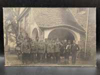 AK Ansichtskarte Postkarte Feldpost Soldaten Regiment vor Gebäude